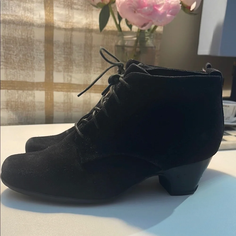 Clarks Black Ankle Suede Boots with Classic Laces - Picture 15 of 16